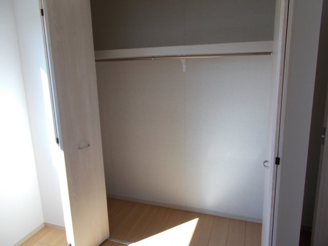 ハートフルタウン 前橋市北代田町780番　Ａ号棟の収納|2階洋室2収納です
