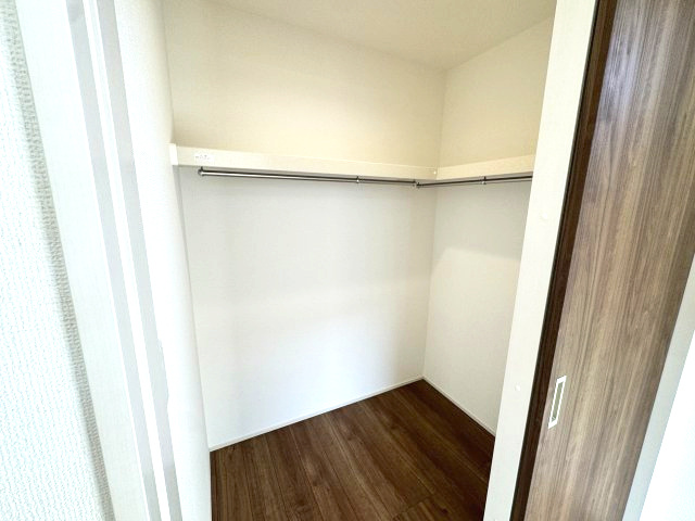 ハートフルタウン 前橋市北代田町780番　Ａ号棟の収納|2階洋室3収納です。ウォークインクローゼットです