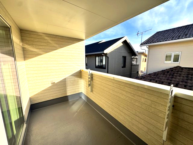 ハートフルタウン 前橋市北代田町780番　Ａ号棟のバルコニー|人気のインナーバルコニーです♪急な雨でも洗濯物が濡れずに安心です！