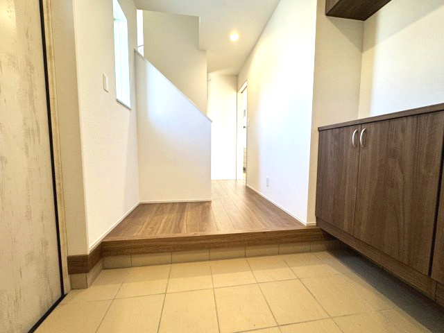 ハートフルタウン 前橋市北代田町780番　Ａ号棟の玄関|玄関も広々しています。