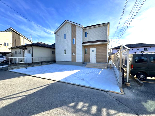 ハートフルタウン 前橋市北代田町780番　Ａ号棟の駐車場|駐車場もキレイに整備されています。並列3台以上駐車可能ですよ