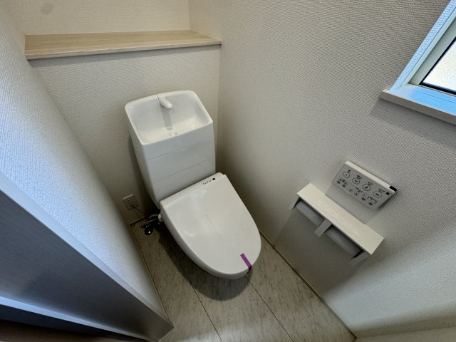 ハートフルタウン 前橋市北代田町780番　Ａ号棟のトイレ|2階トイレです。清潔感のある白を基調としています。