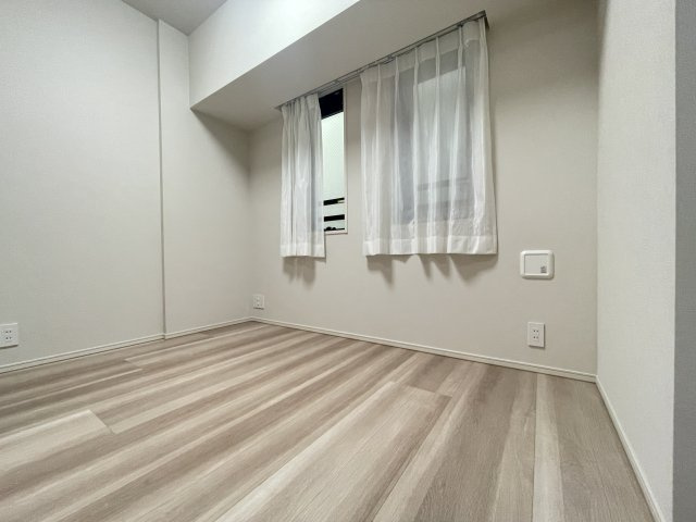 ルジェンテ上野松が谷の洋室