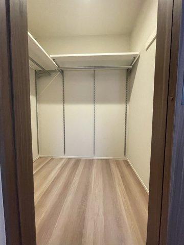 ルジェンテ上野松が谷の洋室