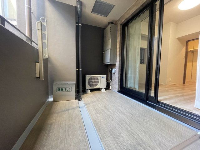 ルジェンテ上野松が谷の玄関