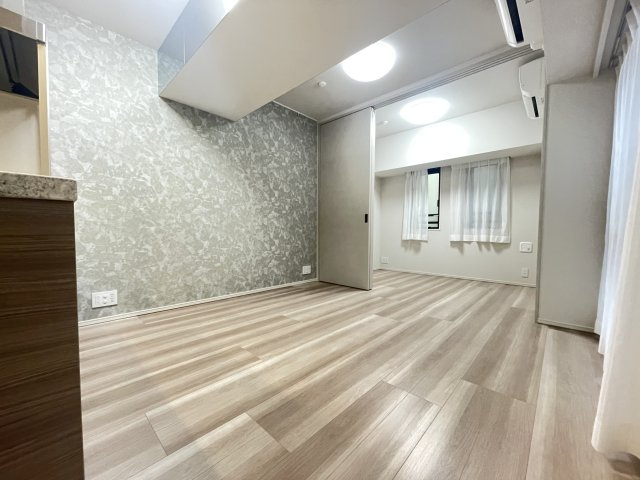 ルジェンテ上野松が谷の洋室