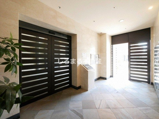 S-RESIDENCE難波EASTのロビー