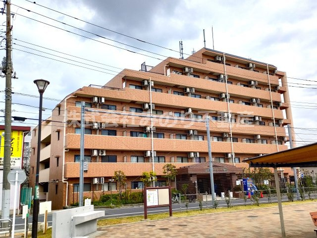 ライオンズマンション東新小岩の外観