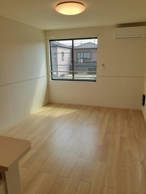 シャンポール砂田の居間・リビング