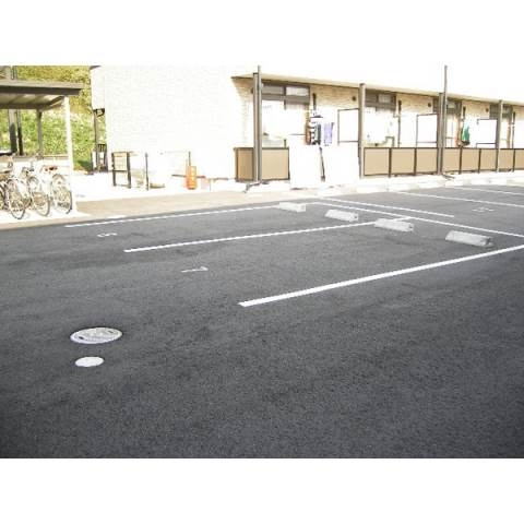 サニーコート天白の駐車場