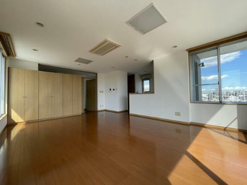 イーストヴァリュー弦巻　最上階　角部屋　駅近　南面リビングの内装