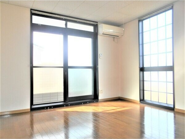 プリート田園の居間・リビング