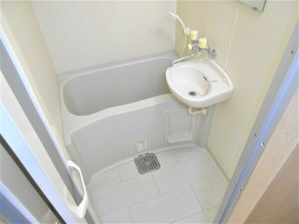 プリート田園の浴室