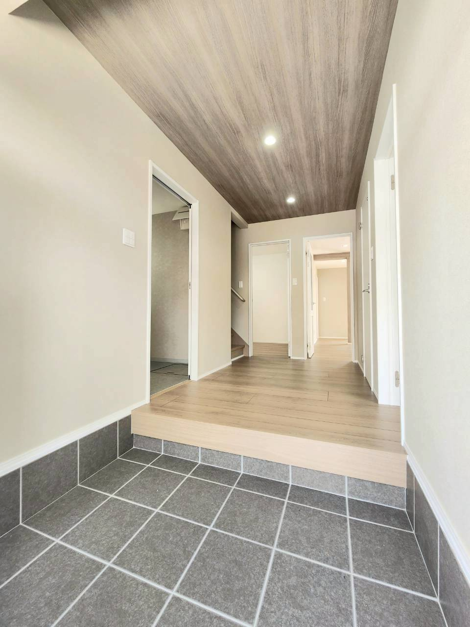 RESET HOUSE－リセットハウス小倉南区葛原2丁目2期の玄関|中は新築みたいなリノベーション♪