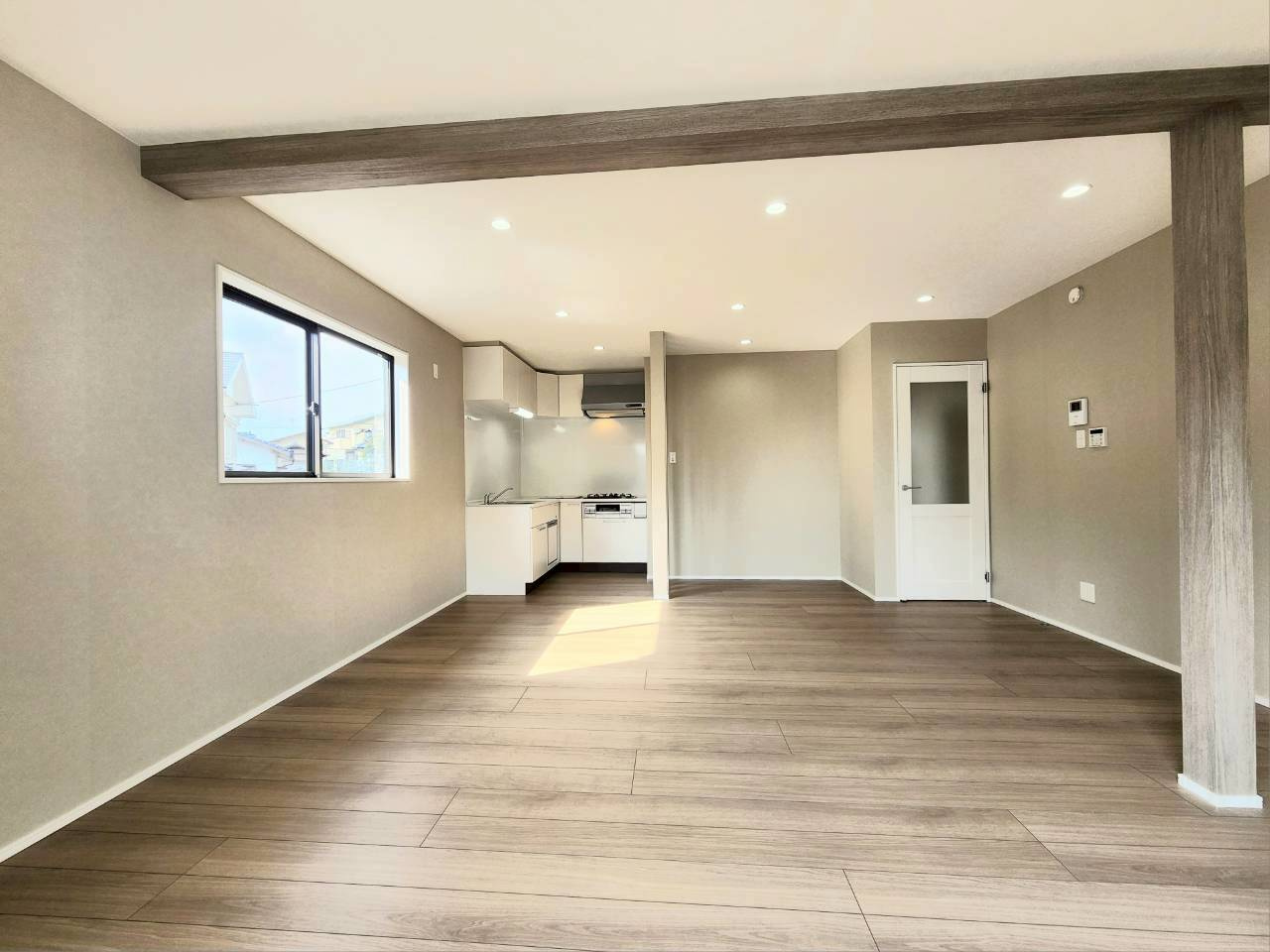 【居間・リビング】の画像