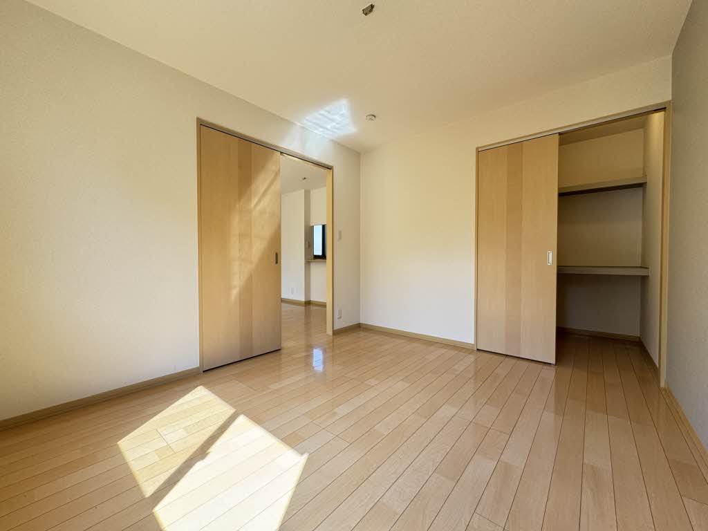 シャーメゾン小森野の洋室|落ち着いた色調の洋室です