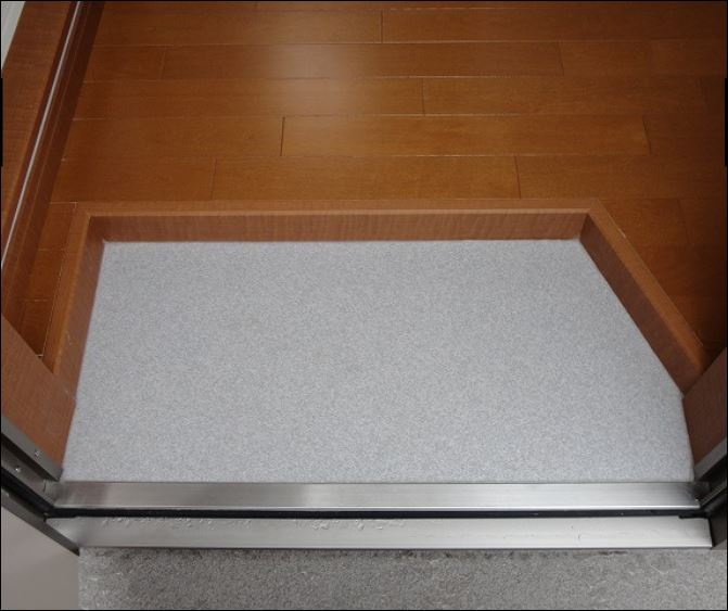 フェリス永和の玄関