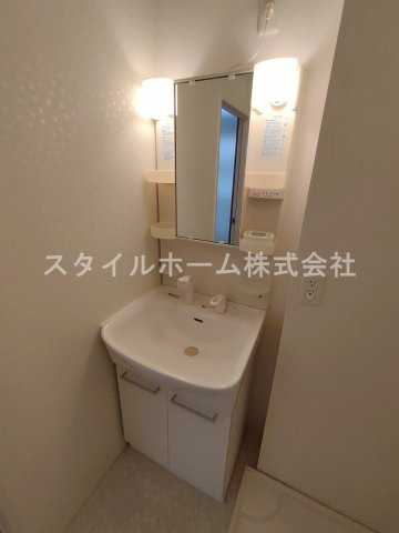 Ｂｌａｎｃ　Ｖｉｌｌａｇｅ　Bの洗面所|別部屋写真です。