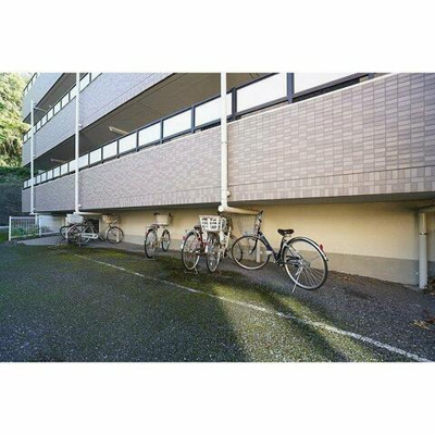 【エントランス】 | アーバンヒルズ新子安 | 敷地内駐輪場♪