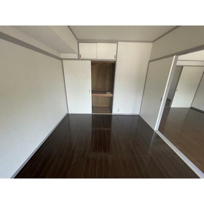 【寝室】 | アーバンヒルズ新子安 | 落ち着いた雰囲気の洋室♪