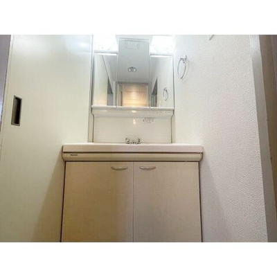 【洗面所】 | アーバンヒルズ新子安 | 三面鏡洗面台♪