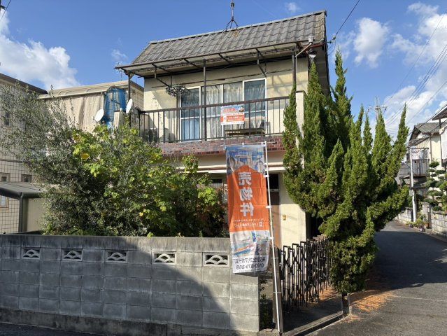 橿原市木原町の外観|南東角地の中古物件です。