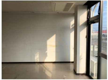 らくなんビルの内装