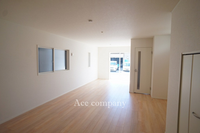 【居間・リビング】 | 東大阪市大蓮南2丁目　【1号棟/全2棟】 | 【LDK：広々21.7帖！】