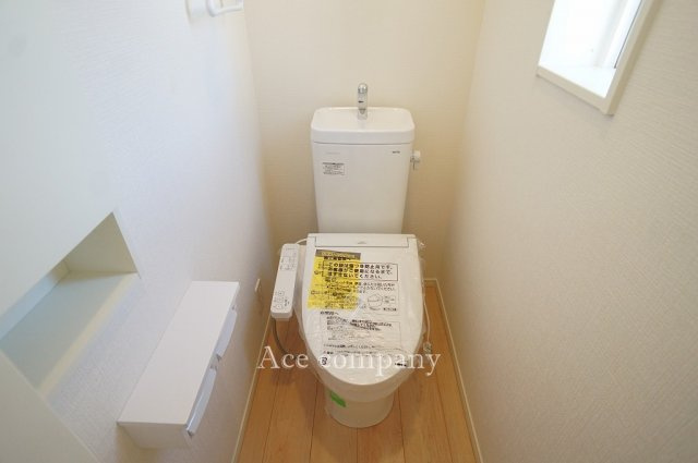 【トイレ】 | 東大阪市大蓮南2丁目　【1号棟/全2棟】 | トイレは1階と2階の各階に完備♪ともに同仕様のシャワートイレです☆