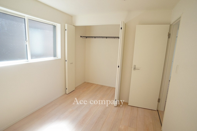 【子供部屋】 | 東大阪市大蓮南2丁目　【1号棟/全2棟】 | 【2階：洋室5.2帖】クローゼット完備です♪