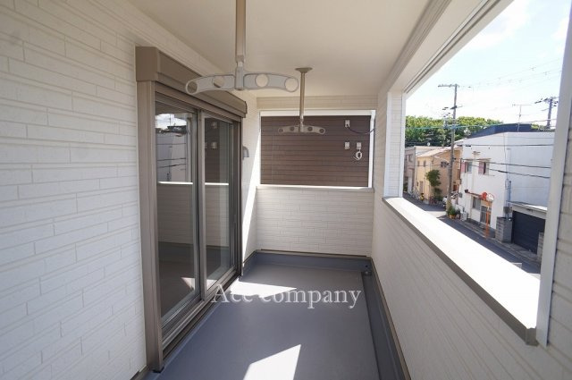 【バルコニー】 | 東大阪市大蓮南2丁目　【1号棟/全2棟】 | 南・西・北の三方に開口部があるワイドなインナーバルコニーです☆