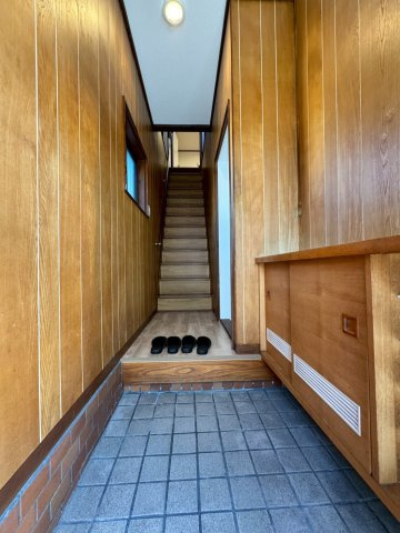 門真市宮野町の玄関|シューズボックス付きの玄関です。
