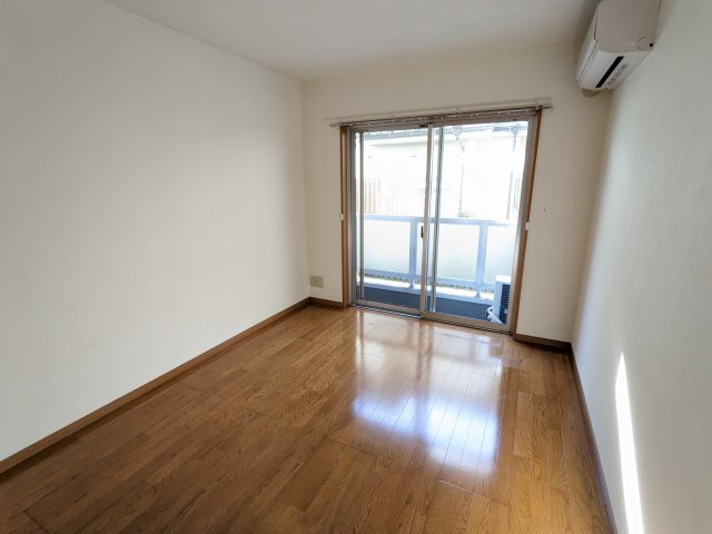 エタニティの居間・リビング|こちらのリビングで趣味の時間をお楽しみください