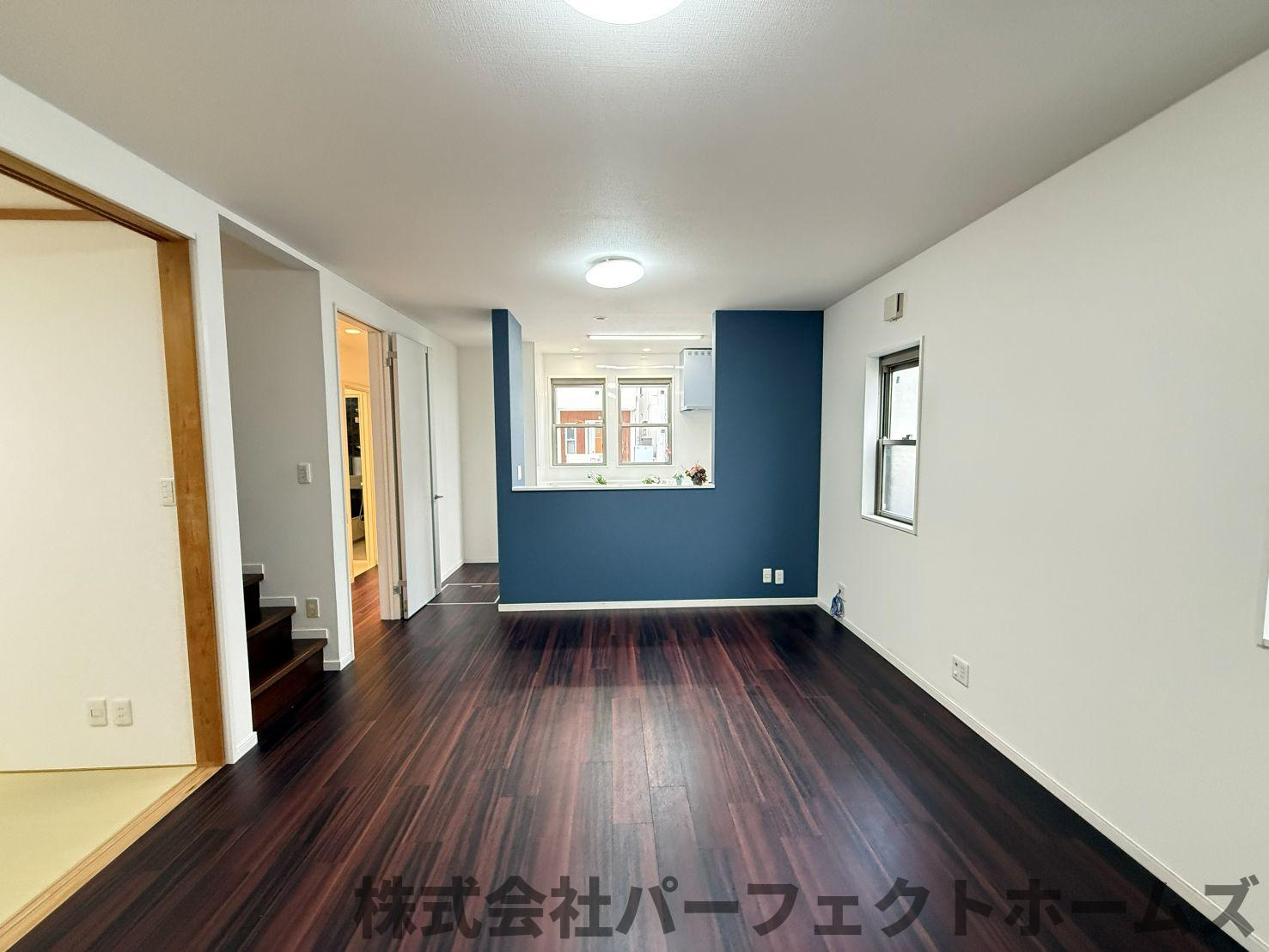 長尾元町3丁目戸建の居間・リビング