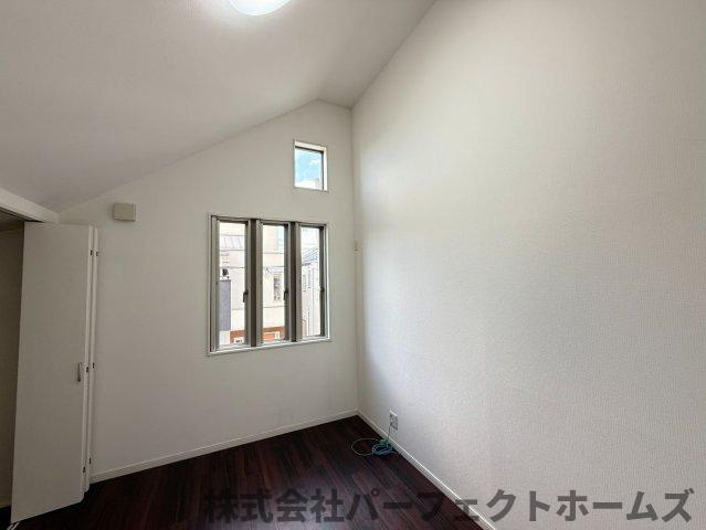 長尾元町3丁目戸建の洋室|コンパクトで使いやすい洋室です