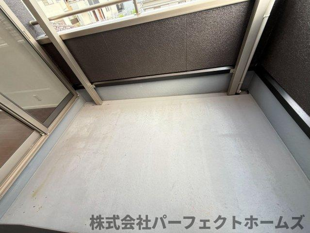 長尾元町3丁目戸建のバルコニー|バルコニー付きです