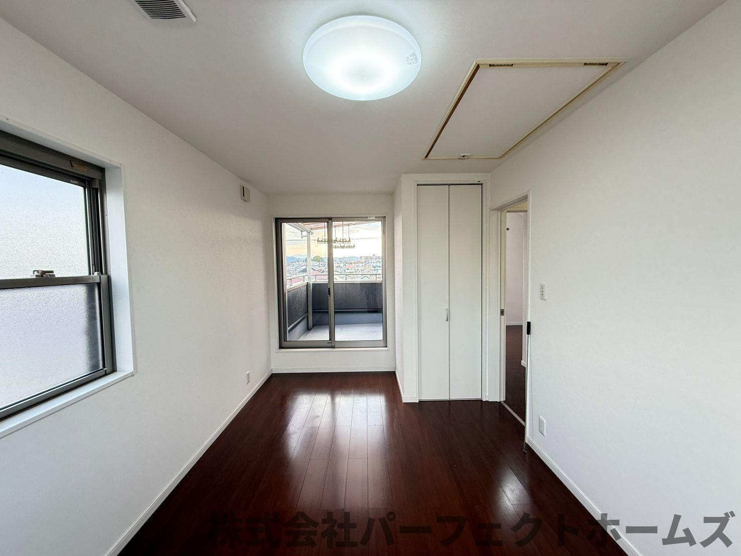 長尾元町3丁目戸建の洋室|落ち着いた色調の洋室です