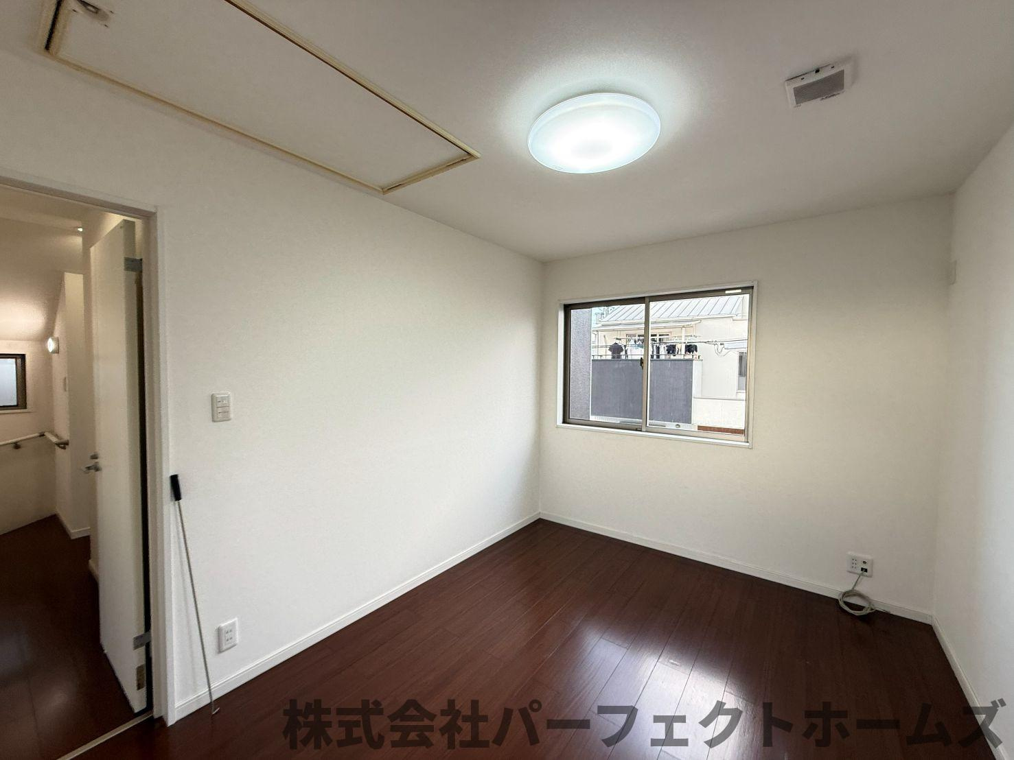 長尾元町3丁目戸建の洋室|広々とした洋室です