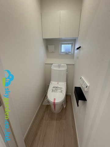 鎌倉市手広　新築戸建　全2棟2号棟のトイレ|2階のトイレ