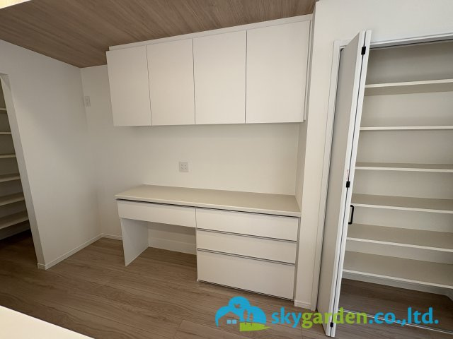 鎌倉市手広　新築戸建　全2棟2号棟の収納|キッチン背面　カップボード