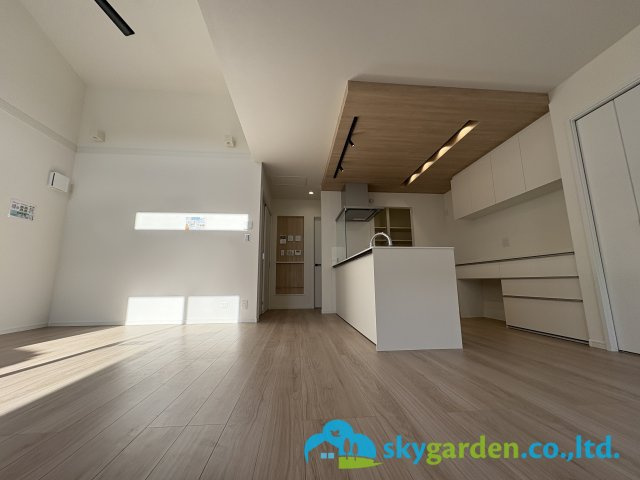 鎌倉市手広　新築戸建　全2棟2号棟の居間・リビング|ゆったり過ごせる居間です