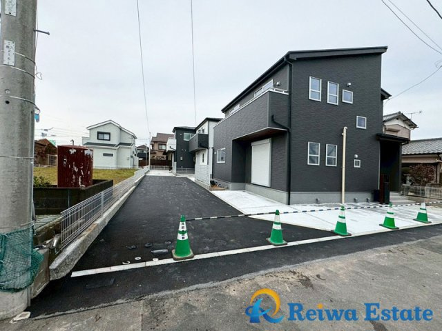 新築戸建　茅ヶ崎市萩園の前面道路含む現地写真