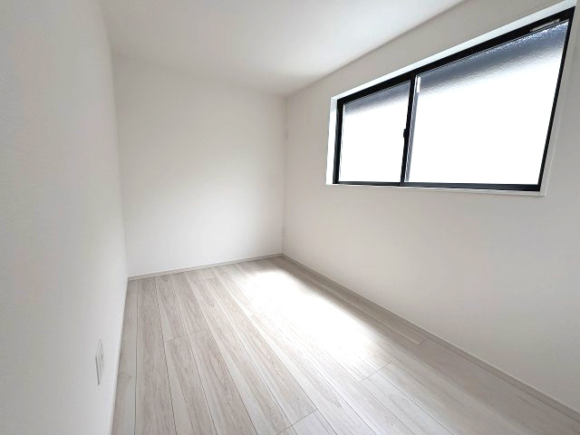 【子供部屋】 | 大野城市中央1丁目1期　2号棟（全3棟）【仲介手数料無料・0円】 | 現地写真。