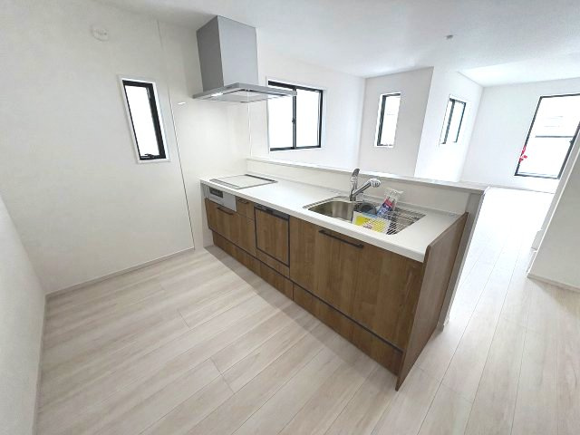 【キッチン】 | 大野城市中央1丁目1期　2号棟（全3棟）【仲介手数料無料・0円】 | 現地写真。