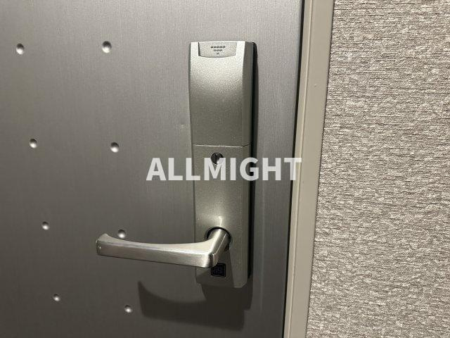 稲城市東長沼の賃貸マンションの玄関|★お部屋探しはオールマイト不動産までご相談下さい♪