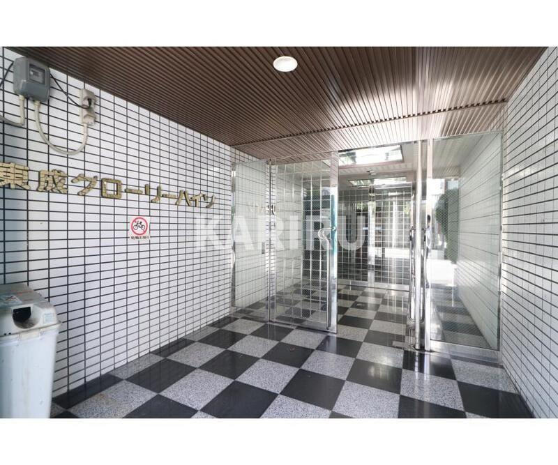 グローリーハイツ東成のエントランス