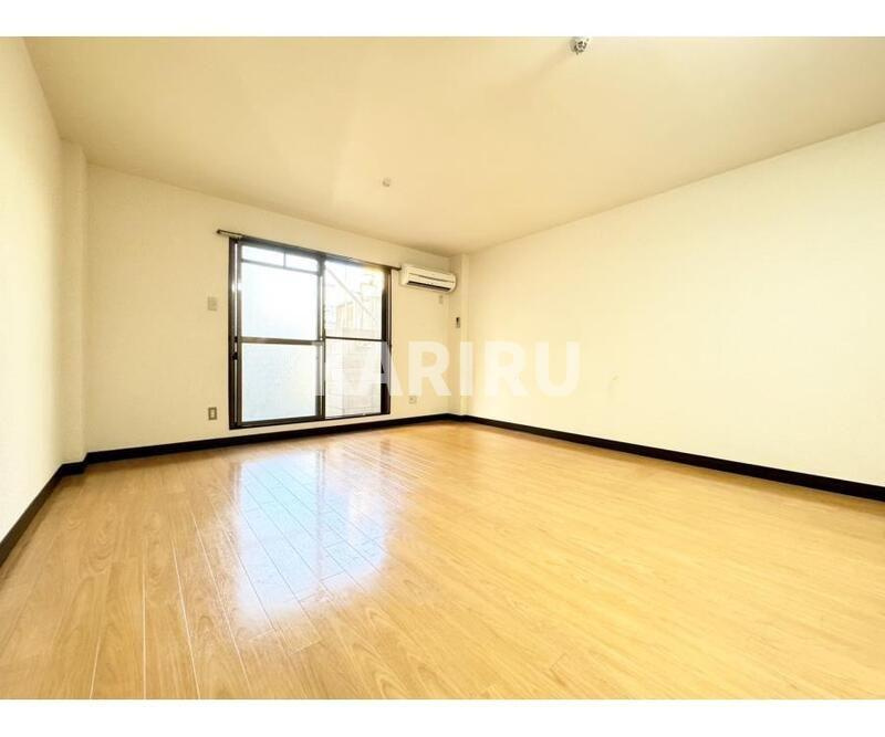 グローリーハイツ東成の居間・リビング