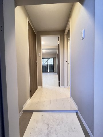 大阪市都島区東野田町３丁目の賃貸マンションの玄関