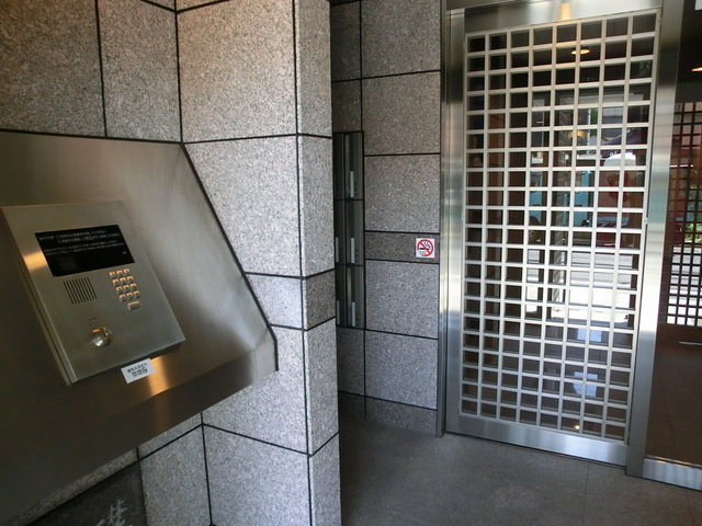 セントラヴェール新小岩のロビー|女性も安心のオートロックマンション♪