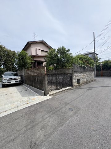 川崎市多摩区南生田１丁目売地の前面道路含む現地写真